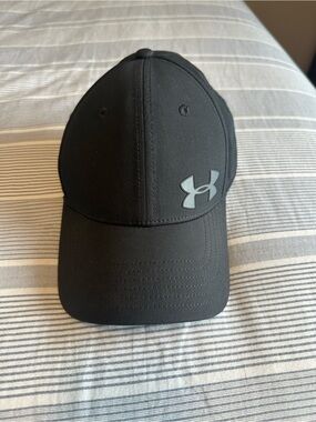 Under Armour Black Curved Brim Logo Cap